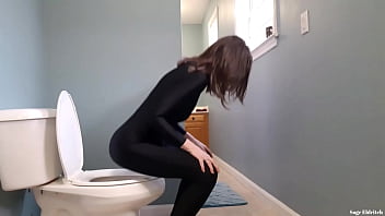 Pee d sage eldritch peeing in black catsuit