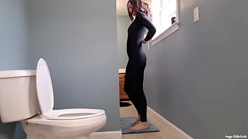 Pee d sage eldritch peeing in black catsuit