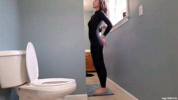 Pee d sage eldritch peeing in black catsuit