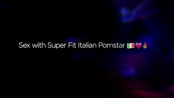 Italian pornstar with huge ass agreed to fuck me on my vacation