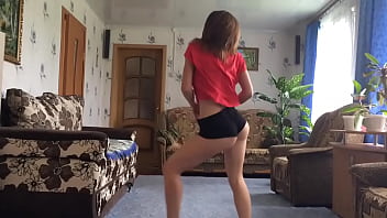 18 year girl twerking