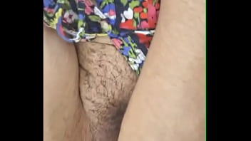 La esposa de mi vecino es muy caliente chorrea sin parar