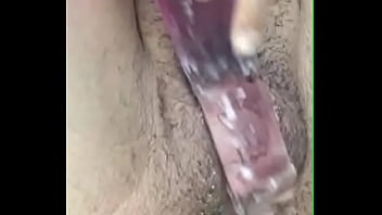 La esposa de mi vecino es muy caliente chorrea sin parar