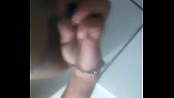 Traveti Masturbandose El Culo thumbnail