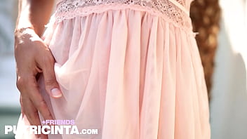 Beautiful babe putri cinta exposing her tanned gorgeous body