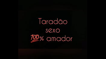 Socando e deixando a puta com o cuzinho arrombado