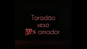 Socando e deixando a puta com o cuzinho arrombado