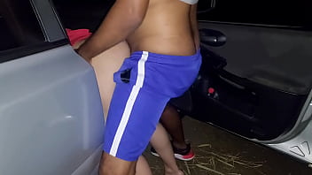 Casada entrou no pau no meio do mato