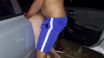 Casada entrou no pau no meio do mato