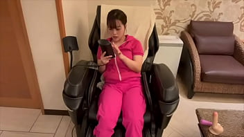 マッサージ機を使ったらムラムラしてきてえっちなことしちゃいました