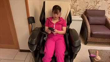 マッサージ機を使ったらムラムラしてきてえっちなことしちゃいました