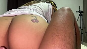 Hallowen día de brujas chica disfrazada de artemisa diosa del amor obtiene la polla de un desconocido a cambio de unos dulces