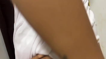 Hallowen día de brujas chica disfrazada de artemisa diosa del amor obtiene la polla de un desconocido a cambio de unos dulces