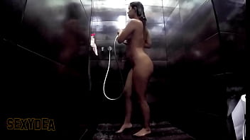 Watch sexydea get wet and wild in the shower