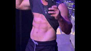 Treino pago logo irei sortear algum fã para treinar comigo você toparia tem que ser vip o sorteio vai ser por lá ent