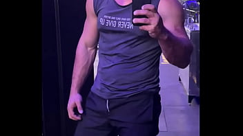 Treino pago logo irei sortear algum fã para treinar comigo você toparia tem que ser vip o sorteio vai ser por lá ent