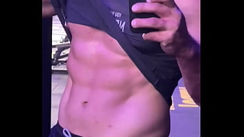 Treino pago logo irei sortear algum fã para treinar comigo você toparia tem que ser vip o sorteio vai ser por lá ent