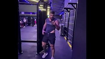 Treino pago logo irei sortear algum fã para treinar comigo você toparia tem que ser vip o sorteio vai ser por lá ent