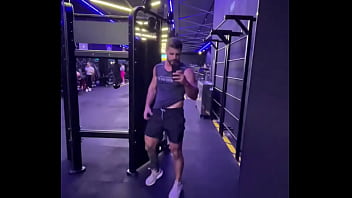 Treino pago logo irei sortear algum fã para treinar comigo você toparia tem que ser vip o sorteio vai ser por lá ent