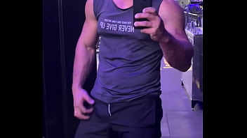 Treino pago logo irei sortear algum fã para treinar comigo você toparia tem que ser vip o sorteio vai ser por lá ent