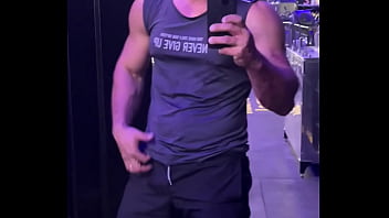 Treino pago logo irei sortear algum fã para treinar comigo você toparia tem que ser vip o sorteio vai ser por lá ent