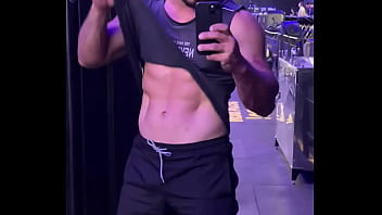 Treino pago logo irei sortear algum fã para treinar comigo você toparia tem que ser vip o sorteio vai ser por lá ent