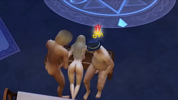 Вдвоём поимели одну шалаву на диванчике