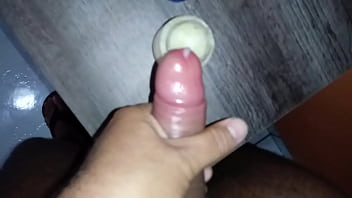 Praticando O Fetiche Porra Congelada thumbnail