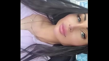 Envie de voir la suite abonne toi j'y poste régulièrement ce genre de photos