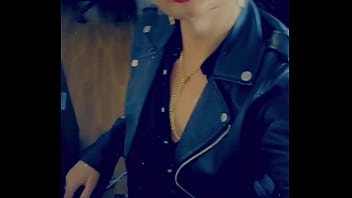 Vient sous le bureau