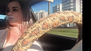 Fui sorteado pedi um app veio a motorista milf gostosa pelas ruas do rj ganhei um chupdriver na pica