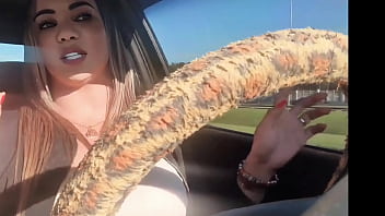 Fui sorteado pedi um app veio a motorista milf gostosa pelas ruas do rj ganhei um chupdriver na pica