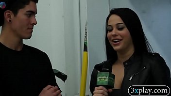 Dude fucks girls twat from the top floor while blindfolded