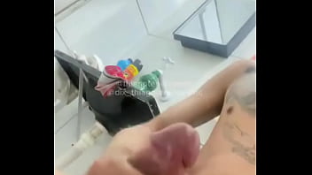 Deixa eu gozar assim na tua boca quero chuva de “rt” nesse conteúdo gozando…