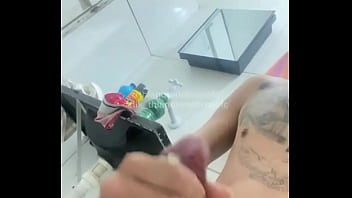 Deixa eu gozar assim na tua boca quero chuva de “rt” nesse conteúdo gozando…