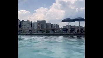 Você prefere mar ou piscina eu amo os dois ️