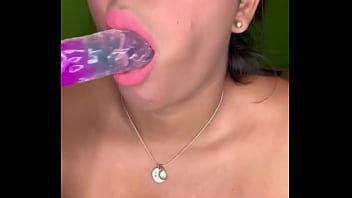 Latina comes out of the shower very horny and masturbates with a dildo
