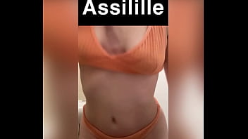 Et la seule en orange