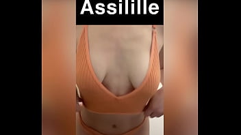 Et la seule en orange