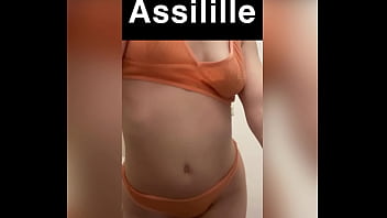 Et la seule en orange