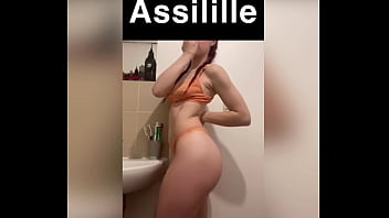 Et la seule en orange