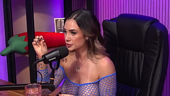 Hot Alexia Wants A Dick In Her Ass Asap thumbnail