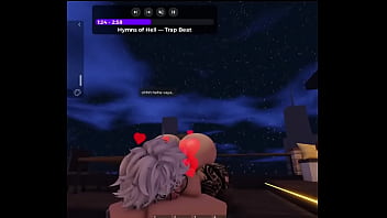 Detonando de pelo blanco y muslos gigantes