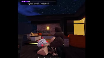 Detonando de pelo blanco y muslos gigantes