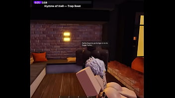 Detonando de pelo blanco y muslos gigantes