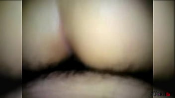 Su primera así convencí a mi vecina de hacer una porno cacera y me la cogí por el culo anal doloroso