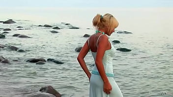 Teen goddess masha loves to provocate boners on the beach