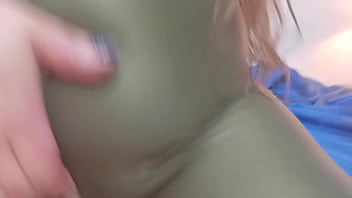 A la zorra mi madrastra le fascina que la folle en leggings le encanta mi verga a esta puta 2