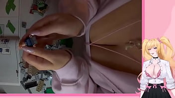 Found a tiny little simp ron in my handcam stream and he immediately got yummfffed up by my cash cleavage~he ended u