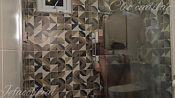 Cleo cadillac meu amigo veio atras de mim no banheiro fodida no pelo